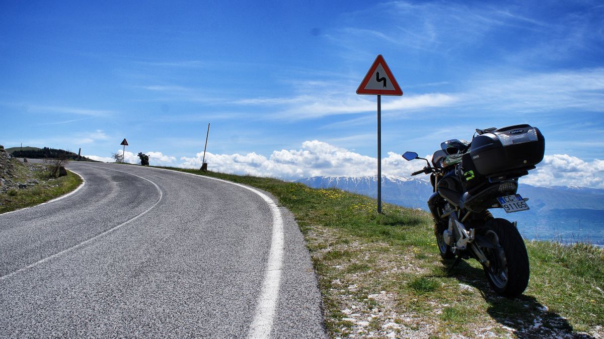 (SS17Bis) Assergi - Campo Imperatore – Strada Panoramica percorso moto – Foto 2