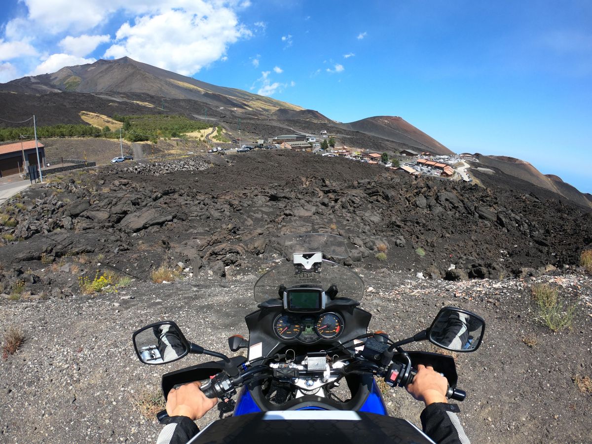 Etna - Rifugio Sapienza (Crateri Silvestri) – Passo Montano percorso moto – Foto 1