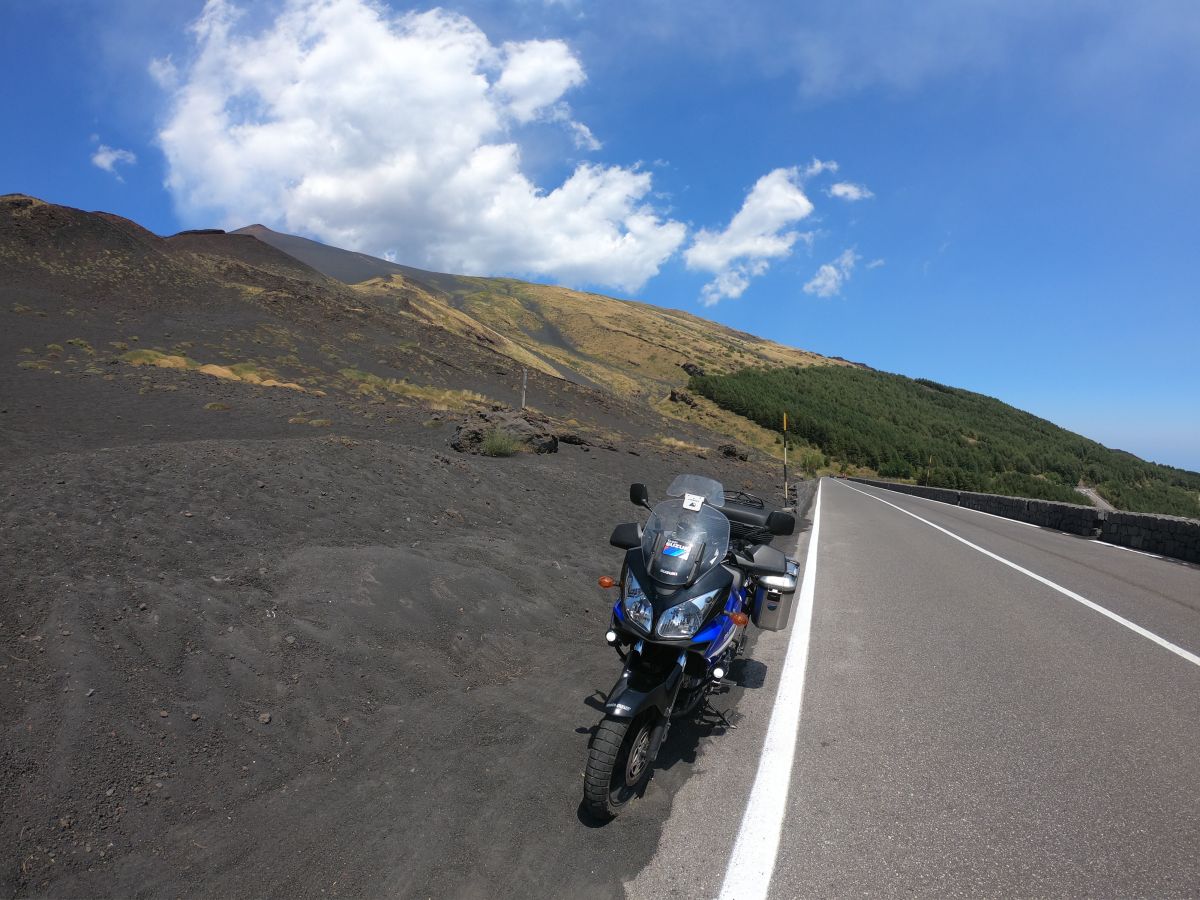 Etna - Rifugio Sapienza (Crateri Silvestri) – Passo Montano percorso moto – Foto 4