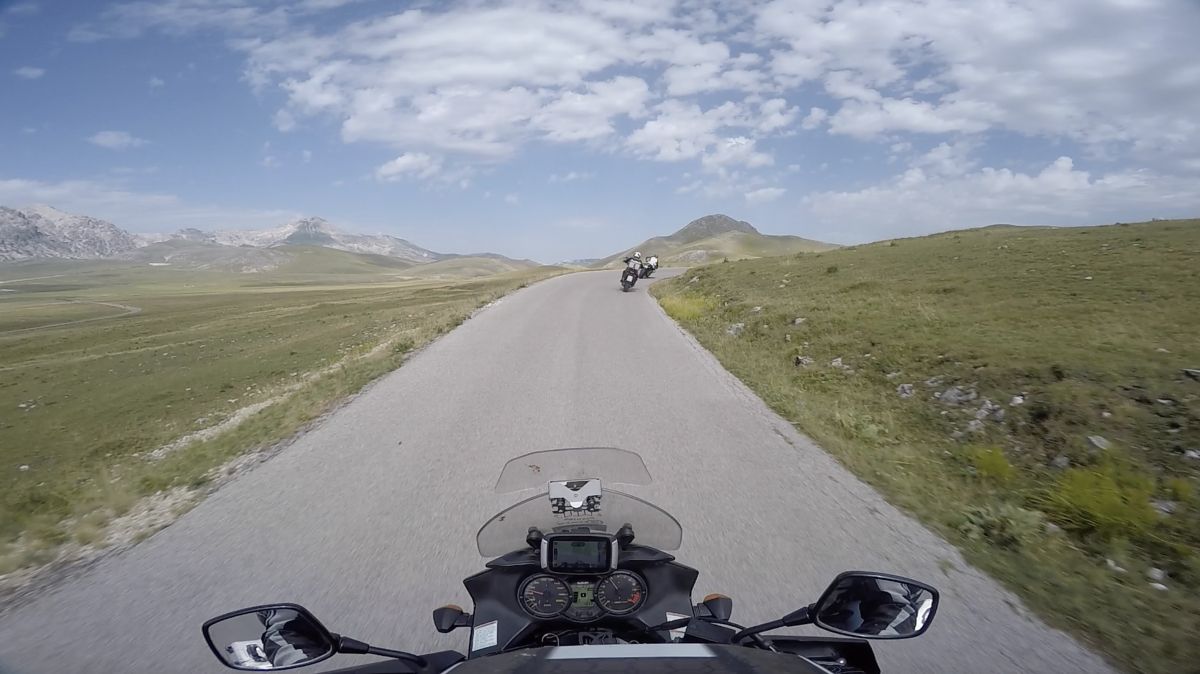 (SP97) Santo Stefano di Sessanio - Rifugio Racollo – Strada Panoramica percorso moto – Foto 3