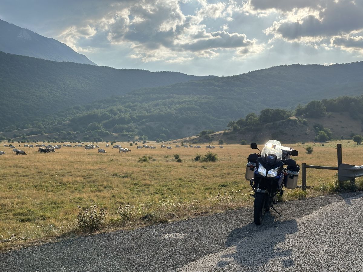 (SP11) Prati del Sirente – Strada Panoramica percorso moto – Foto 1