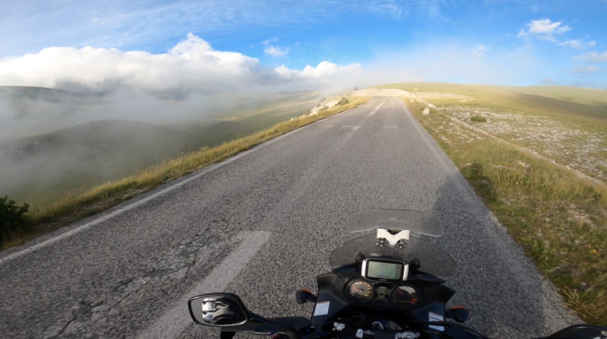 (SS17Bis) Assergi - Campo Imperatore – Strada Panoramica percorso moto – Foto 5