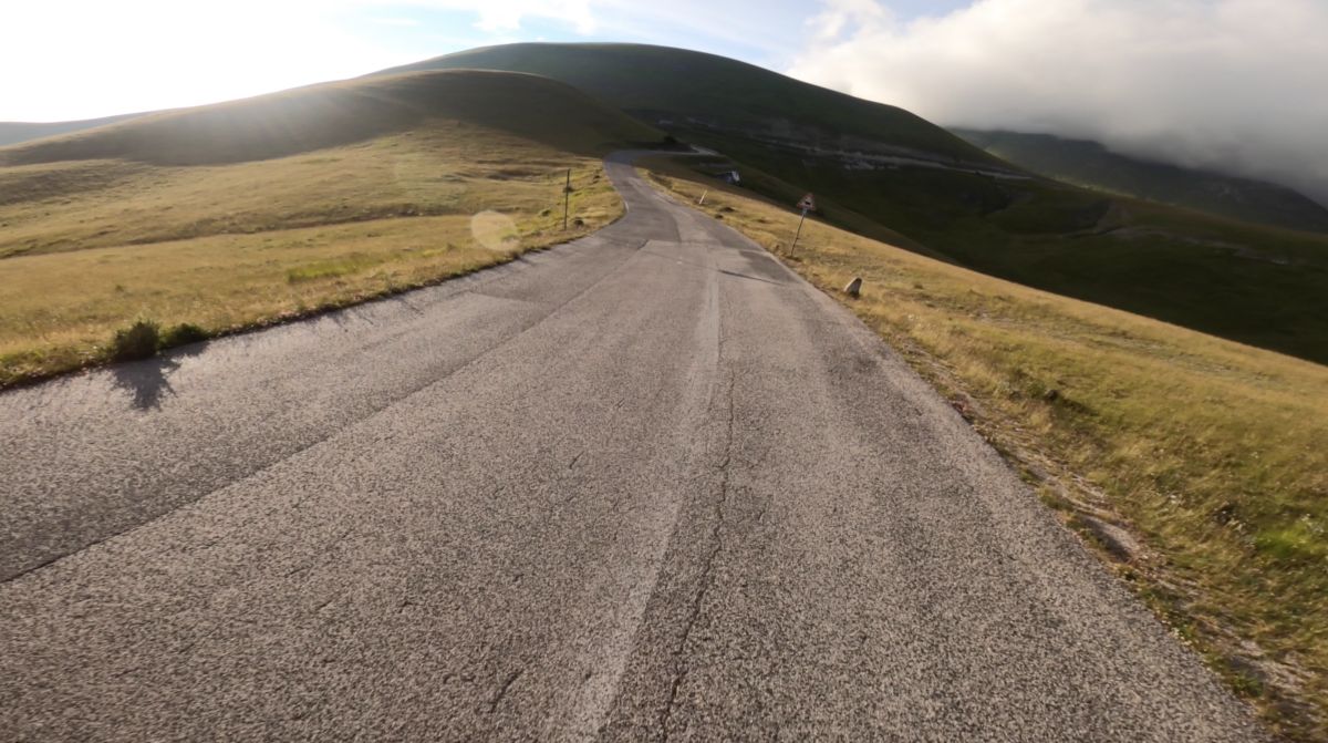 (SS17Bis) Assergi - Campo Imperatore – Strada Panoramica percorso moto – Foto 7