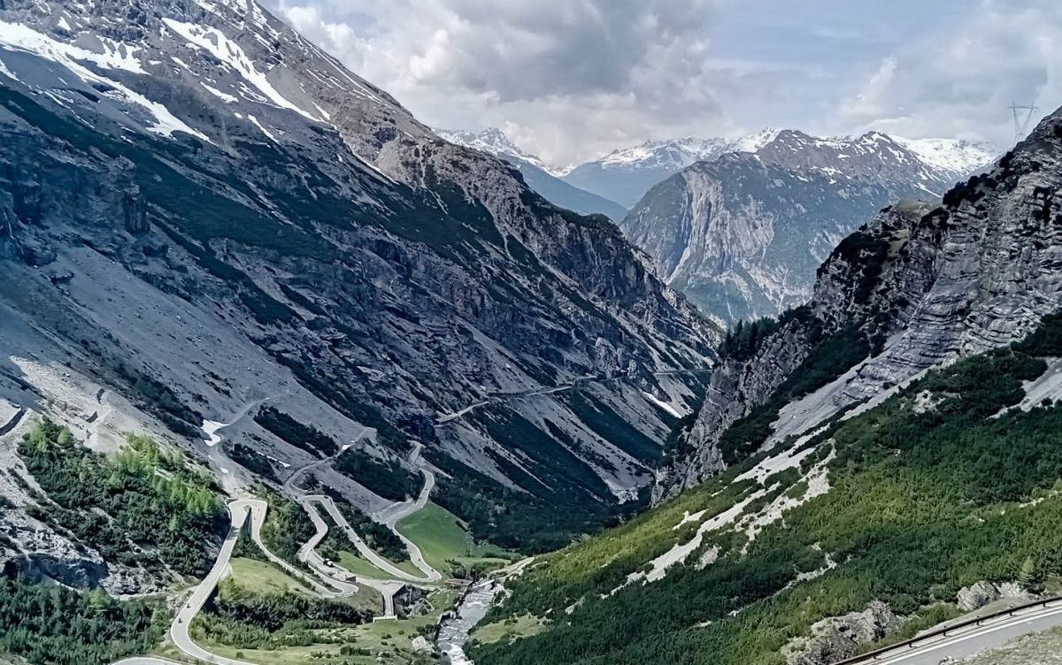 Passo dello Stelvio / Stilfser Joch – Mountain Pass motorcycle route – Photo 2