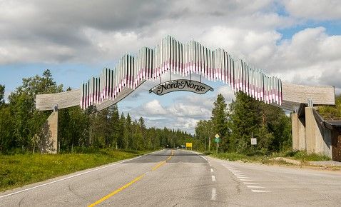 (E6) Nord Norge / Nordlandsporten – Strada Panoramica percorso moto – Foto 1