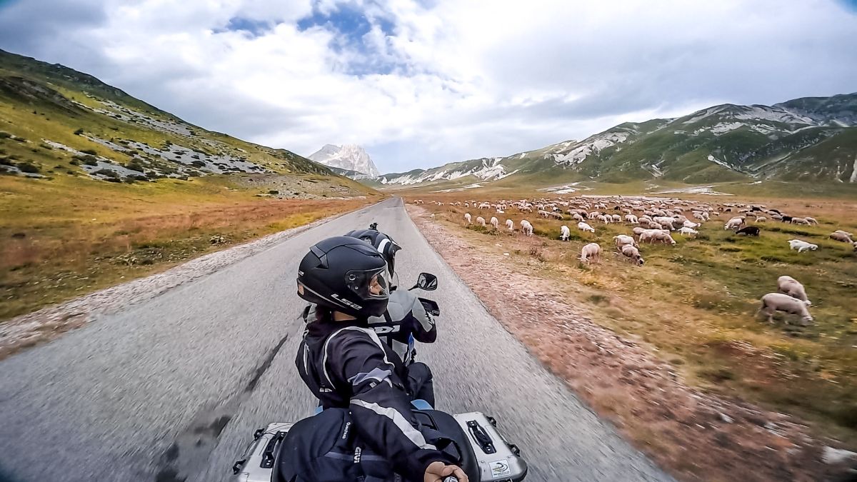 (SS17bis dir/C) Campo Imperatore – Strada Panoramica percorso moto – Foto 4